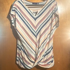 Stylish Apt 9 cap sleeve knot